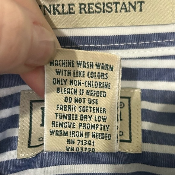 LL Bean Blue & White Striped short sleeve button down size XL. Wrinkle Resistant - Picture 2 of 7